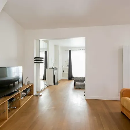 Charming Apart In Center *